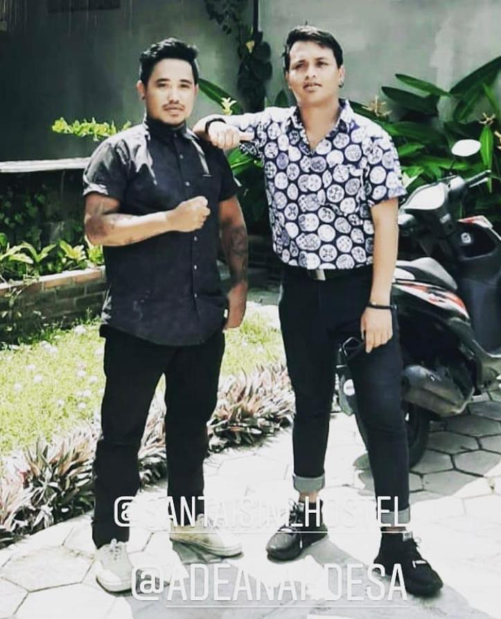 sana sini Karimunjawa Hostel Luaran gambar